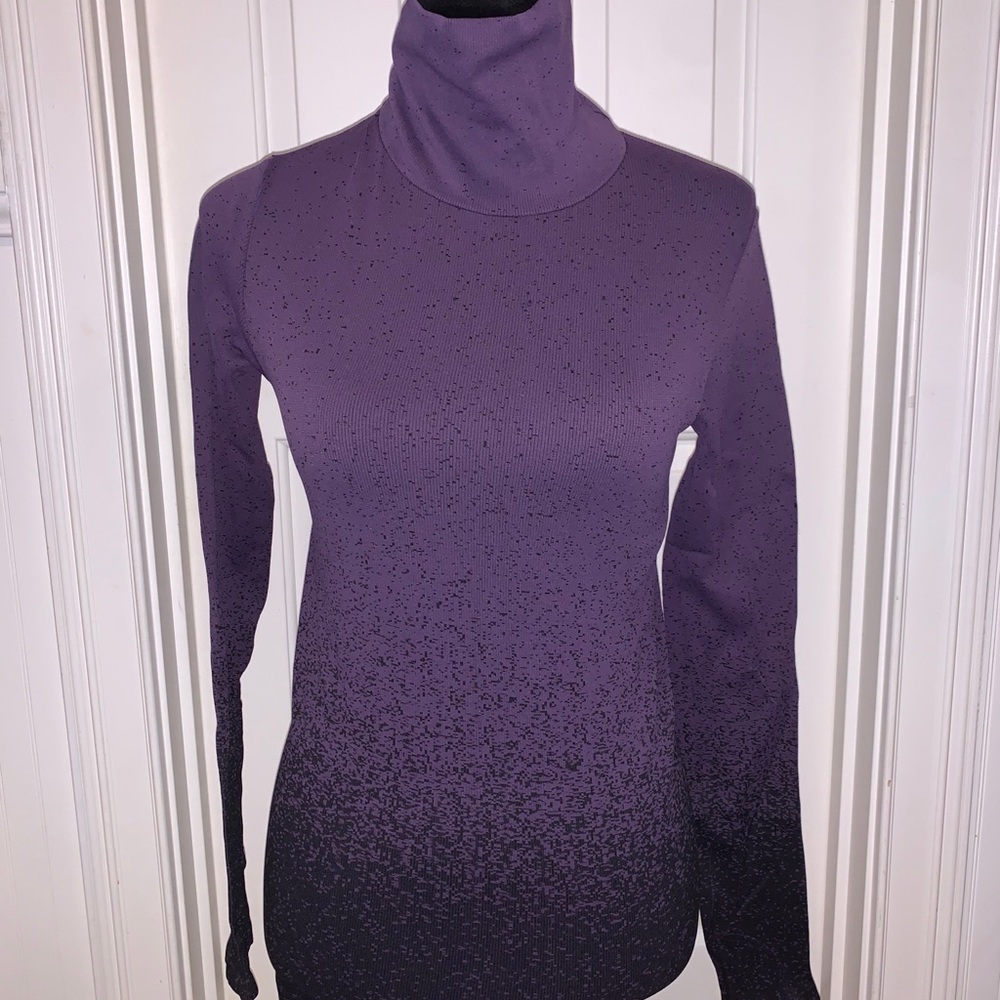 Athleta work out shirt